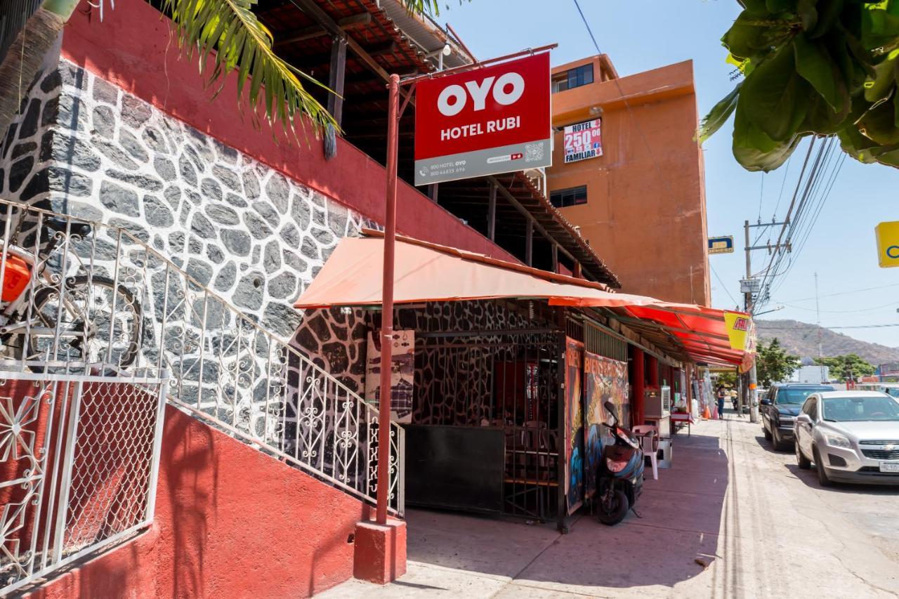 Oyo Hotel Rubi Zihuatanejo Luaran gambar