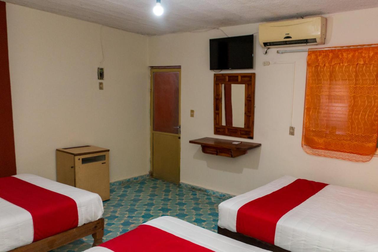 Oyo Hotel Rubi Zihuatanejo Luaran gambar